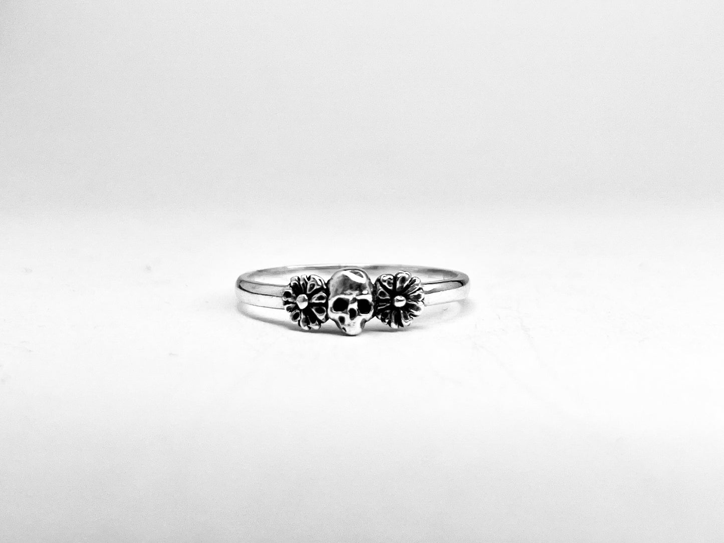DAISY CHAIN Sterling Silver Daisy Ring
