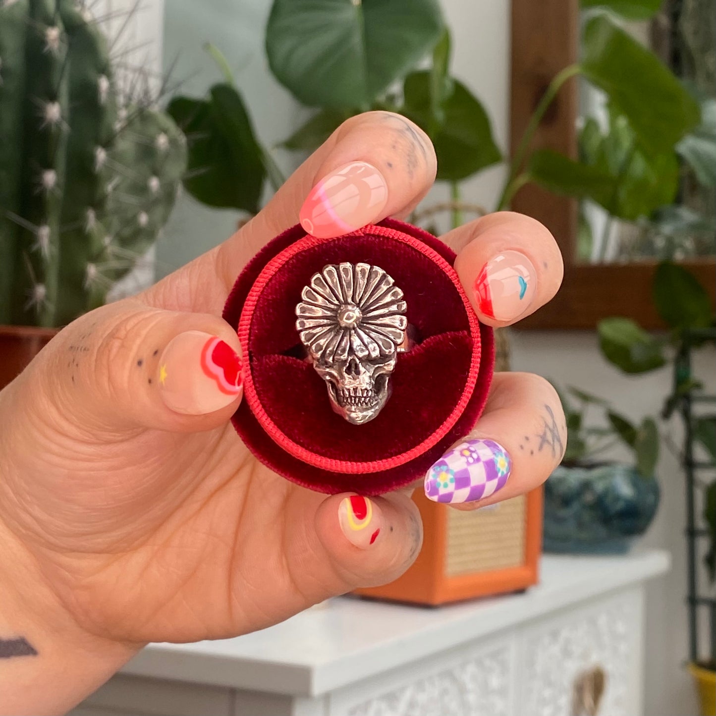 PUSHING UP DAISIES Sterling Silver Flower Skull Ring