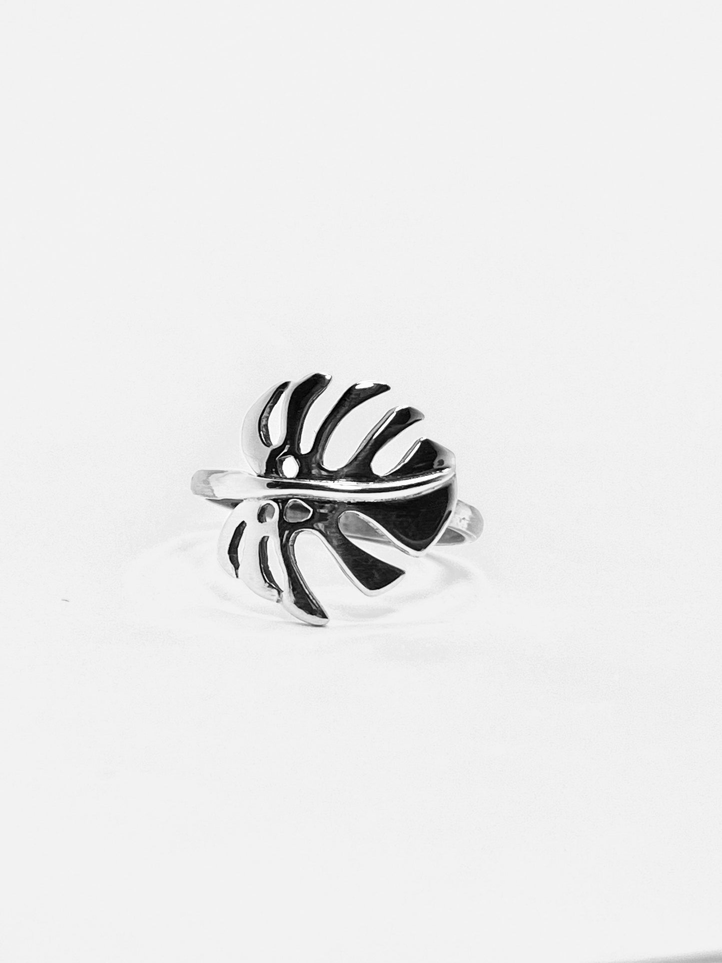VERIEGATA Monstera Sterling Silver Ring