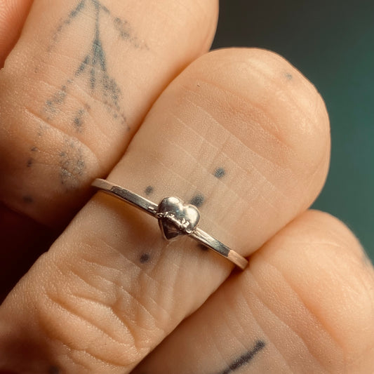 LOVEFOOL STACKER Barb Wire Heart Ring