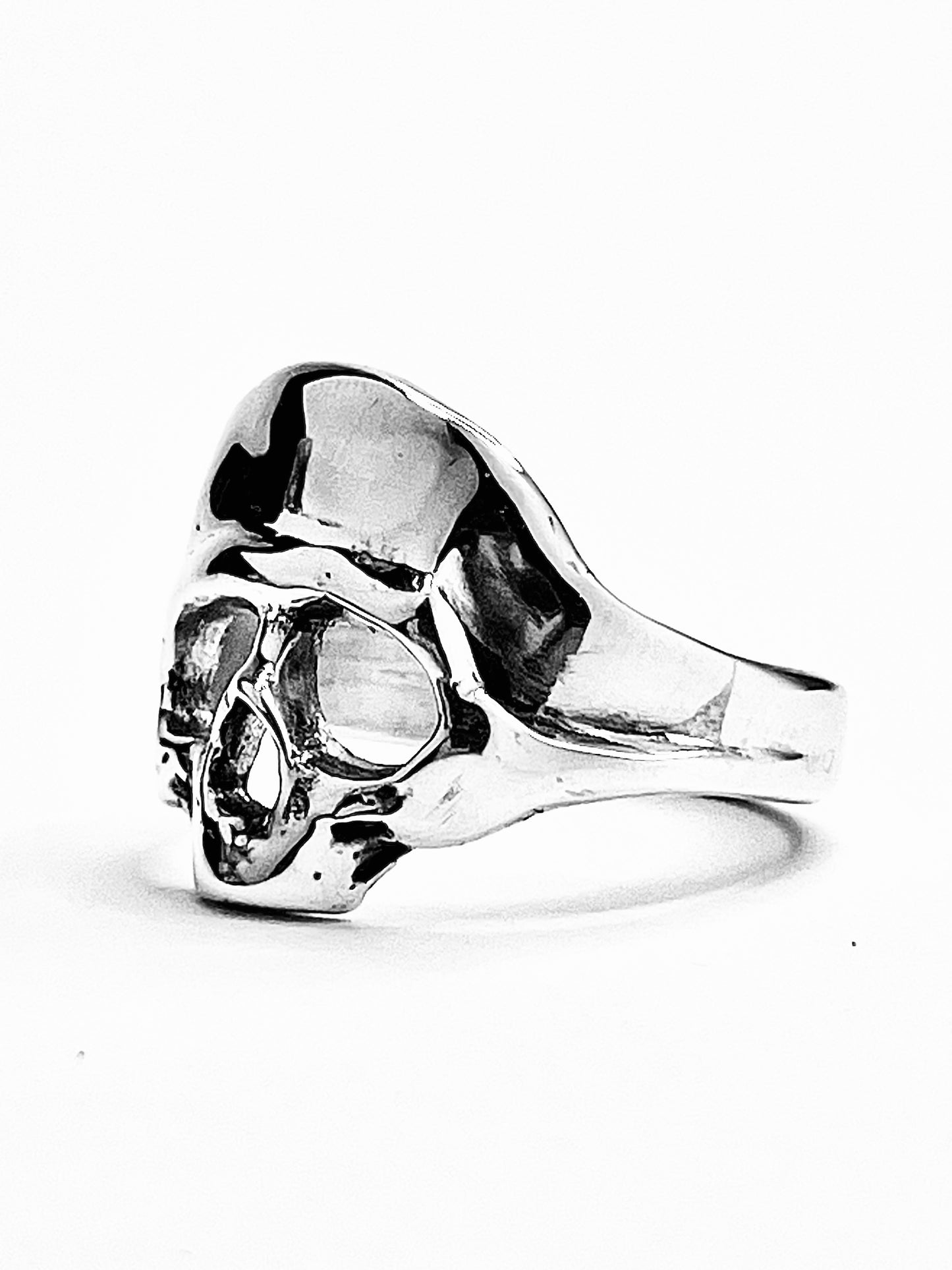 ARCANA Large Sterling Silver Skull Ring